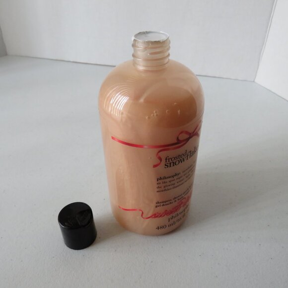 Philosophy Frosted Snowflakes Shampoo, Shower Gel & Bubble Bath 16 fl.oz/480 ml - Picture 8 of 9